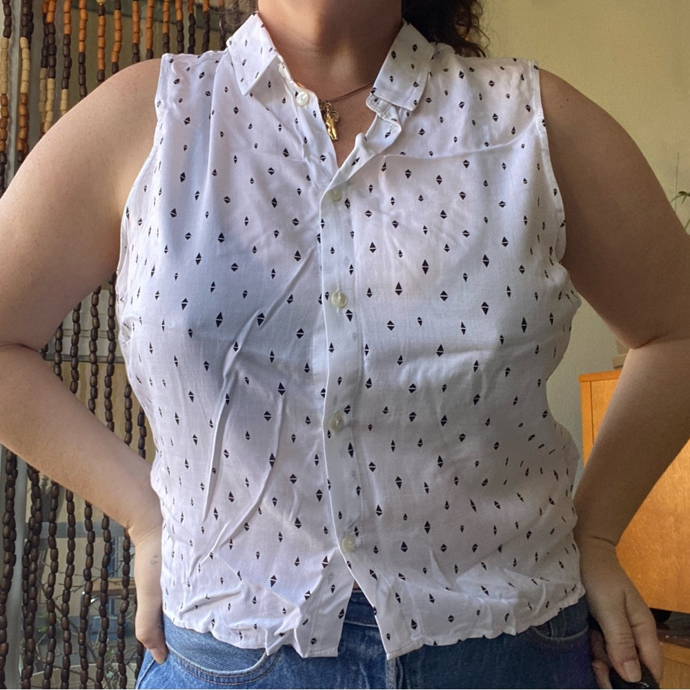 Cropped button down white top